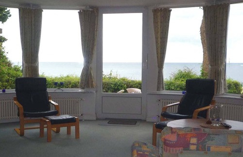 Schilksee Apartment | Sea view and beach on the doorstep: Ostsee-Strandvilla Schilksee, ground floor apartment