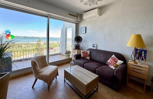 Palavas-les-Flots Apartment | Sea view apartment - direct beach access