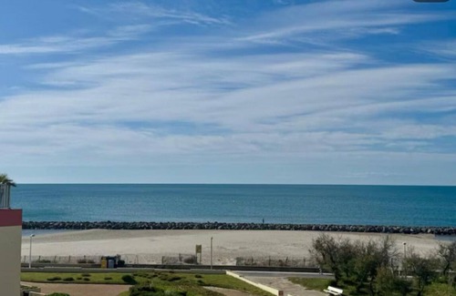 Palavas-les-Flots Apartment | Sea view apartment - direct beach access