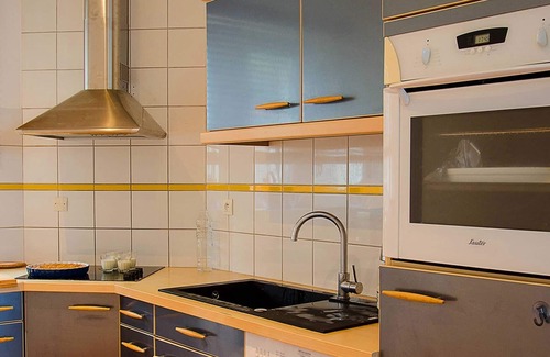 Plougasnou Apartment | Sea view apartment 2 minutes walk from the beach
