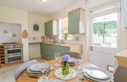 Frinton-on-Sea House | Sea View Cottage