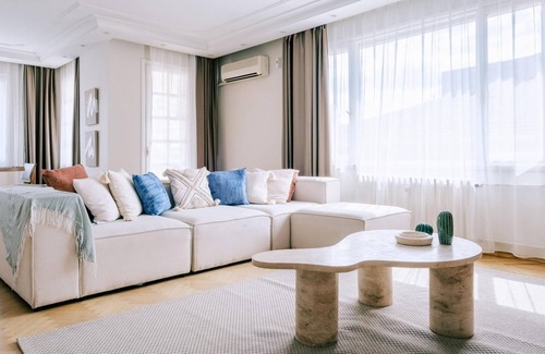 Fenerbahce Apartment | Sea View Duplex with Terrace 5 min to Marina