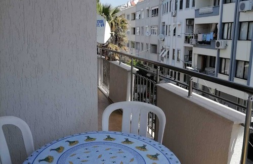 Marmaris City Center Apartment | Sea view flat in Marmaris center,1 minut to beach