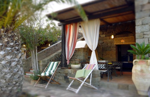Rekhale House | [Sea View + Nature + Barbecue] "Deep Blue Dammuso"