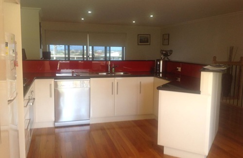 Warrnambool House | SEA VIEW on SHIRLEY is a fantastic town house with all modern facilities,