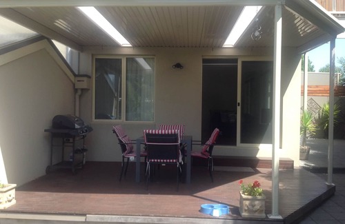 Warrnambool House | SEA VIEW on SHIRLEY is a fantastic town house with all modern facilities,