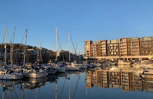 Portishead Apartment | Sea View Penthouse Marina Apartment