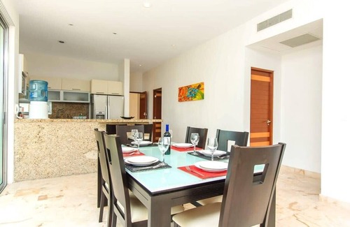 Zazil-ha Condo | Sea View Poolside Retreat Near 5th Ave Fun