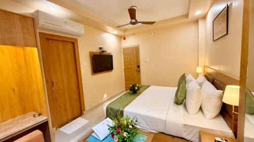 Champa Hotel | SEA VIEW & ROOFTOP SWIMMING POOL - LUXURY HOTEL LB ! PURi