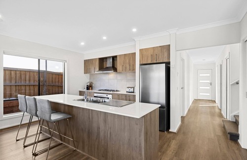 Clifton Springs House | Sea View Seaside Retreat, Pet friendly.