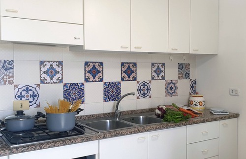Sorrento Historic Centre House | Sea view studio 400mt from Sorrento center - Kitchen, balcony, Wi-Fi, washing machine