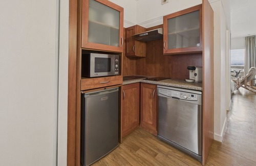Le Croisic Apartment | Sea view - Studio for 2 with swimming pool
