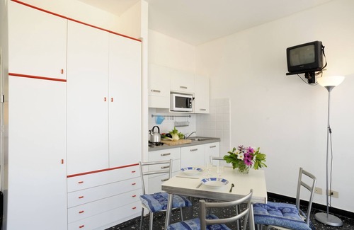 Laigueglia Apartment | Sea view studio