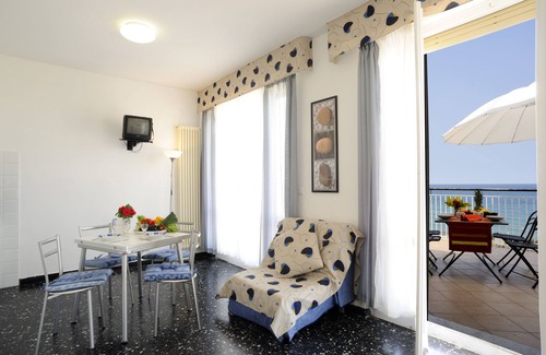 Laigueglia Apartment | Sea view studio