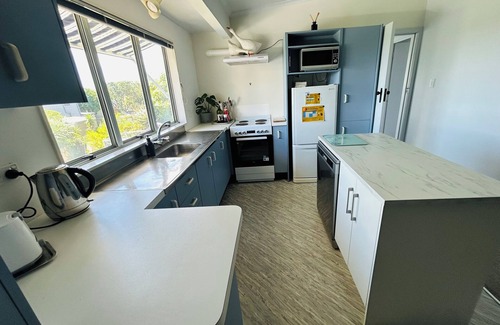 Waihi Beach House | Sea views 3-bedroom Waihi Beach