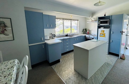 Waihi Beach House | Sea views 3-bedroom Waihi Beach