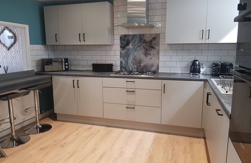 Saundersfoot House | Sea views. Hot Tub. Sleeps 7 Saundersfoot , 7 mins walk to village, seafront.