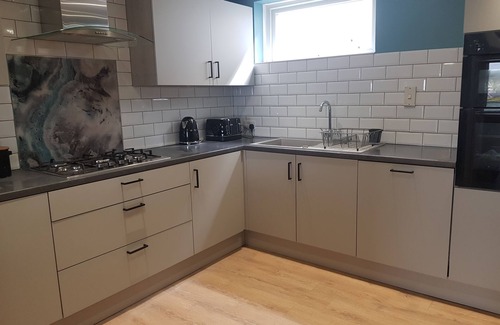 Saundersfoot House | Sea views. Hot Tub. Sleeps 7 Saundersfoot , 7 mins walk to village, seafront.