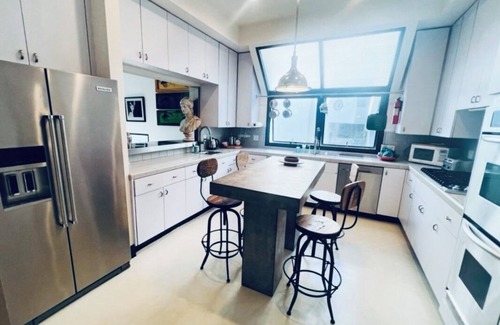 Marina Peninsula Condo | Sea views on the Venice Peninsula!