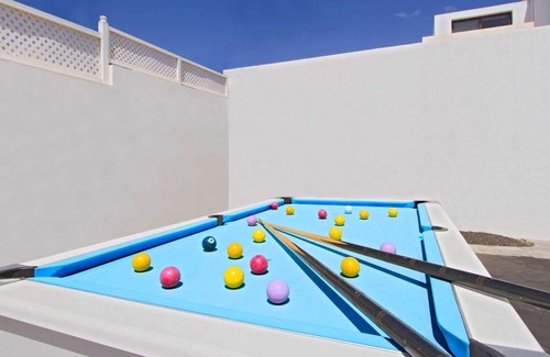 Matagorda Villa | Sea views, pool table, WiFi & Aircon