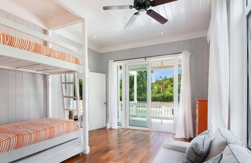 Double Bay House | Sea Walk by Eleuthera Vacation Rentals