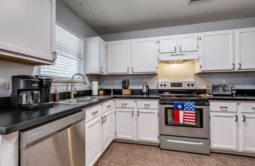 West San Antonio House | Sea World, Lackland Graduations AFB BMT Medical Center Riverwalk Contractor