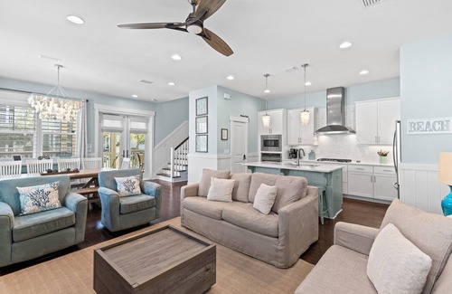 Santa Rosa Beach House | Sea You Soon NatureWalk - 3 Kings, 6 seater Golf Cart, 6 Bikes and Tesla charger