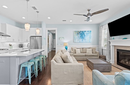 Santa Rosa Beach House | Sea You Soon NatureWalk - 3 Kings, 6 seater Golf Cart, 6 Bikes and Tesla charger