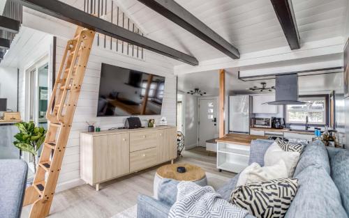 Rockaway Beach House | Seabatical on The Strand - Meredith Lodging