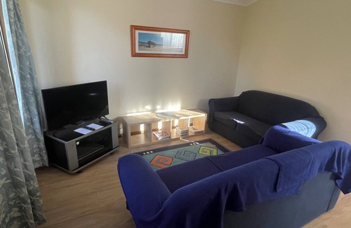 Warrenben House | Seabreeze Accommodation sleeps 4. Minimum 2 night stay