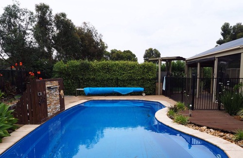Indented Head Bed & Breakfast | Seabreeze Gardens - nearby Wineries and Golf Course 🍷⛳