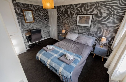 Thornaby On Tees House | Seabright stays- Free WiFi, Free Parking, 5 mins to Golf Club, Family & Contract