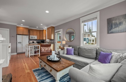 Seabrook House | Seabrook's Beach Therapy: Dog Friendly, Hot Tub!