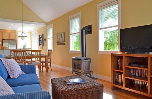 Seabrook House | Seabrook's Beachcomber: Dog Friendly!