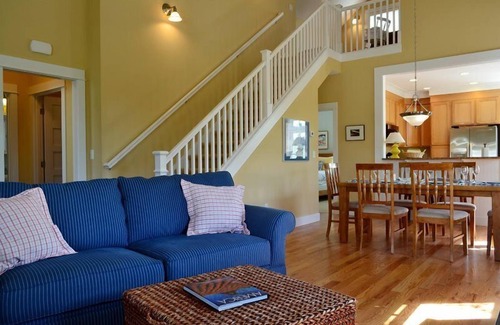 Seabrook House | Seabrook's Beachcomber: Dog Friendly!
