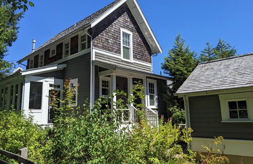 Seabrook House | Seabrook's Ella's Escape, a quiet 2-bedroom home with forest views!