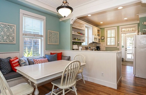 Seabrook House | Seabrook's Happy Days: Dog Friendly!