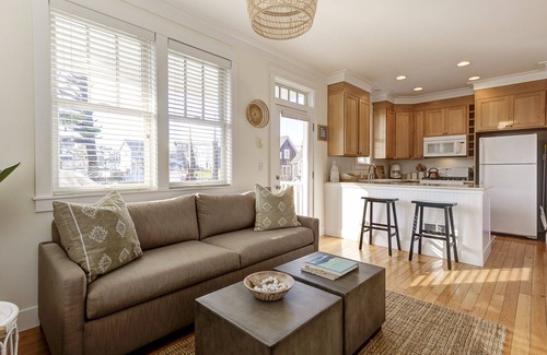 Seabrook House | Seabrook's Koa Surf n Board: Dog Friendly, Hot Tub!