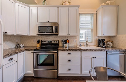 Seabrook House | Seabrook's Mary Frances, a 2-bedroom townhome close to Town Center!