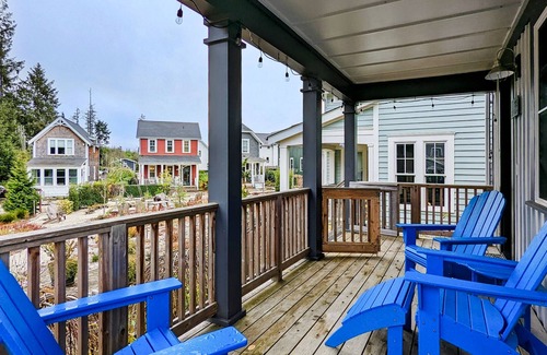 Seabrook House | Seabrook's Sea Babys, a 2-bedroom farmhouse!