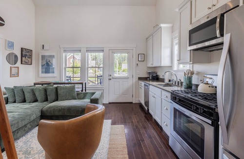 Seabrook House | Seabrook's The Surfing Cowboy: Dog Friendly!