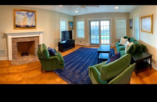 Tom Nevers House | Seaclusion! Walk to the beach! Ocean views!