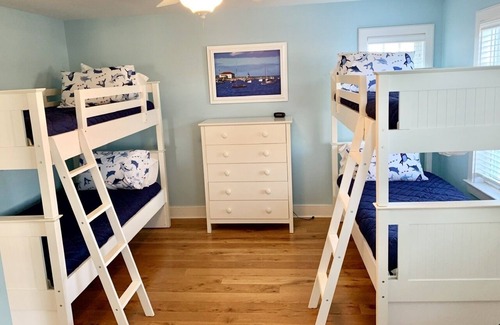 Tom Nevers House | Seaclusion! Walk to the beach! Ocean views!