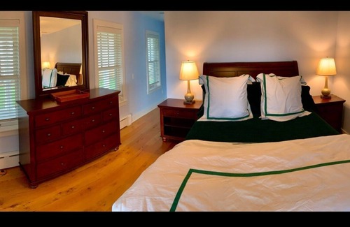 Tom Nevers House | Seaclusion! Walk to the beach! Ocean views!