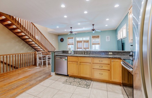 Crescent Beach Condo | Seaesta