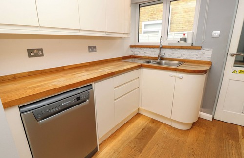 Selsey House | SEAFARER'S REST, pet friendly, country holiday cottage in Selsey