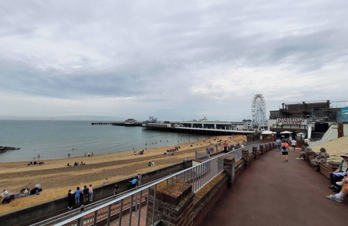 Clacton-on-Sea Apartment | Seafront 2-Bed Apt, Sleeps 4 in Clacton-on-Sea