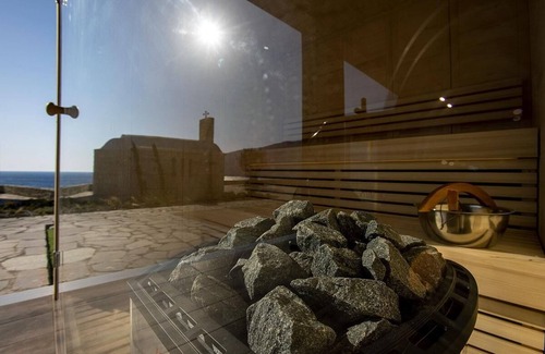Agia Pelagia Villa | Seafront 5 bedroom villa