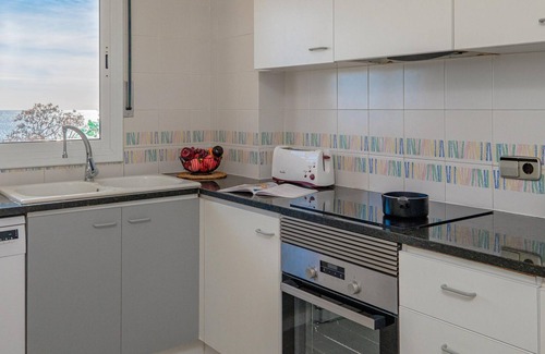 Palamos Apartment | Seafront Apartment with Terrace, WiFi & Parking - Palamós