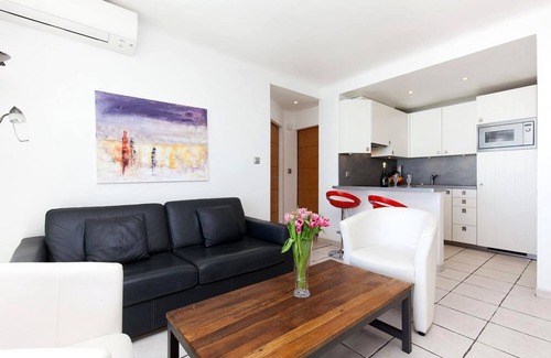 Le Suquet Apartment | Seafront - attractive 2-room apartment with large balcony